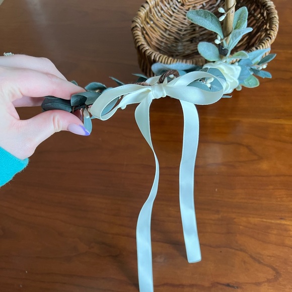 Flower Girl Basket with Matching Halo Crown- NWT - Picture 8 of 9